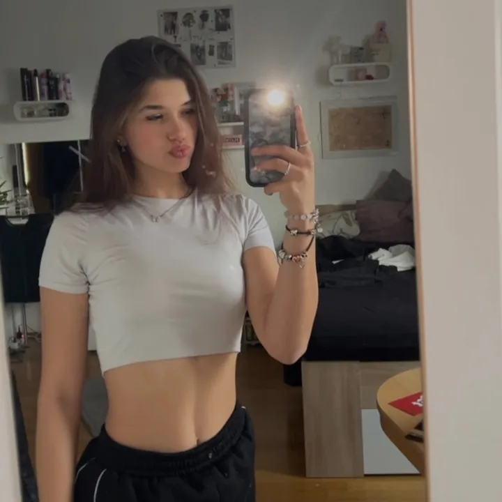 lana._.45e