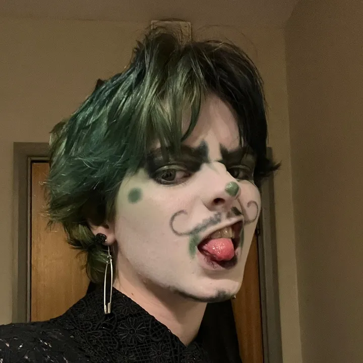 tom.foolery.drag