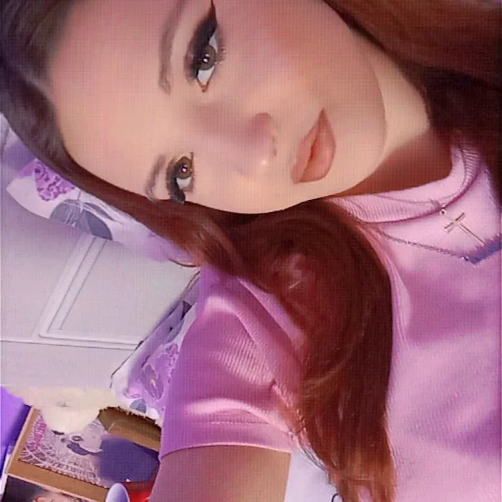 _larissa._.05