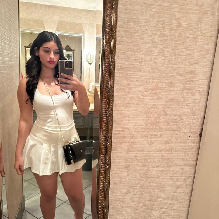 @isabelladucross
