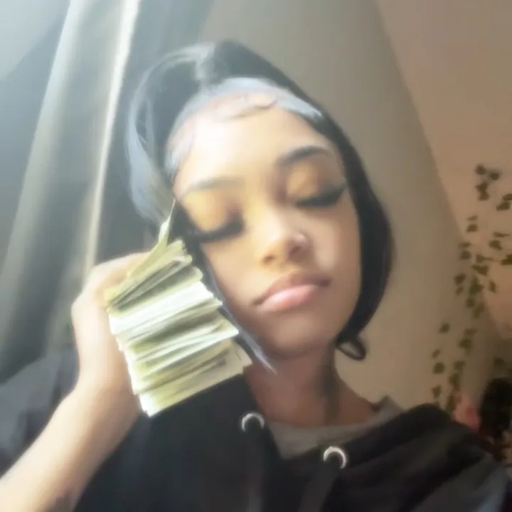 @manimonae._