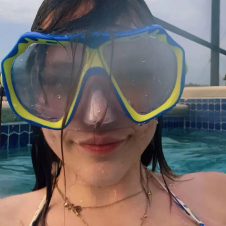 @annieslay12