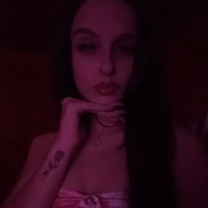 theyluv_isabella232
