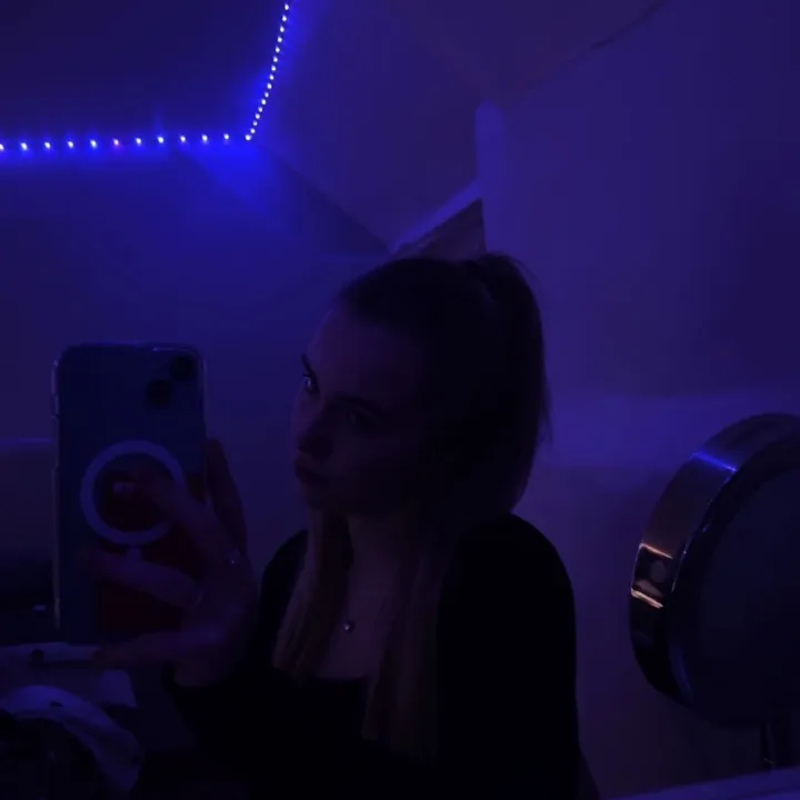 charlotte_cannx