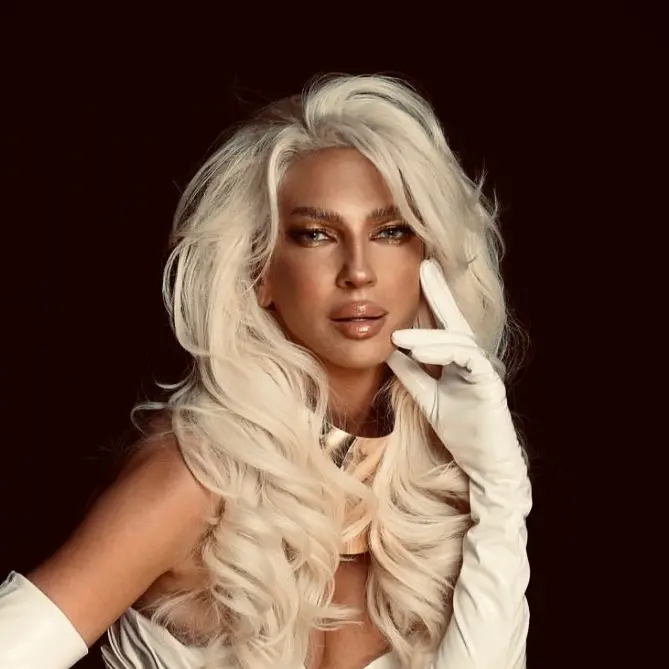 𝙅𝙀𝙇𝙀𝙉𝘼 𝙆𝘼𝙍𝙇𝙀𝙐𝙎𝘼 - maJKa