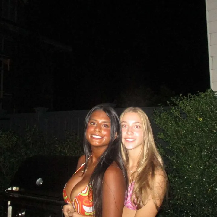 em sant (@emily_santtt) - Urlebird