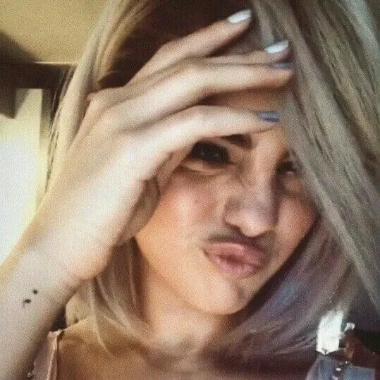 𝐕𝐀𝐌𝐏✭ - lipsa ta costea