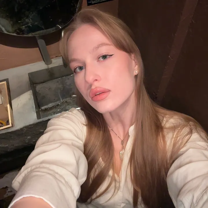 @krstnbeauty