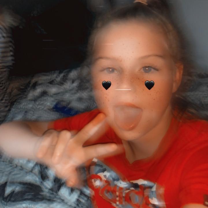 @phoebebolton0