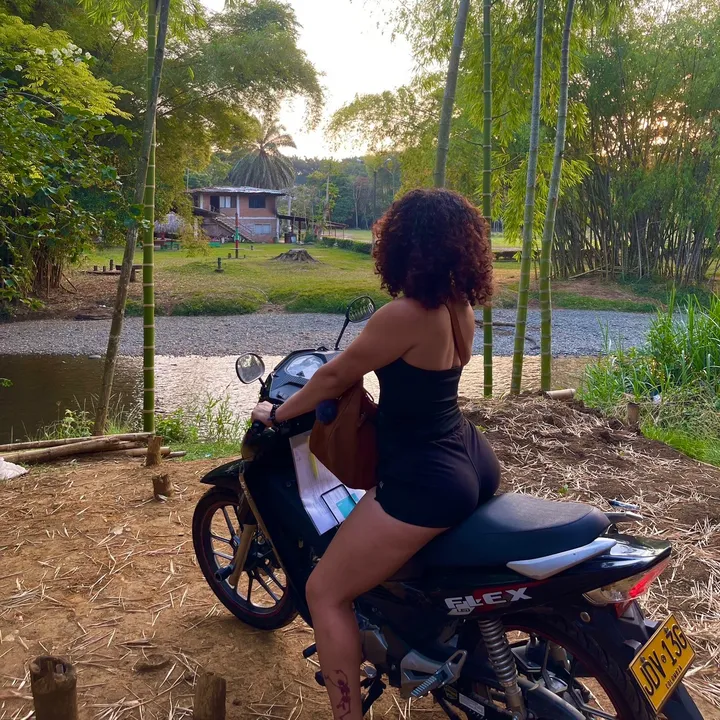 @curlymell