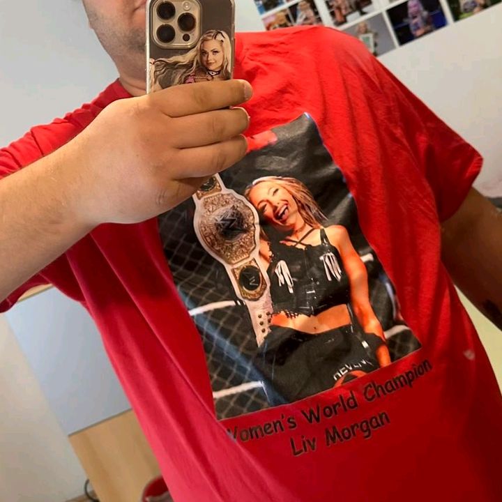 wwe_liv_morgan_fan2