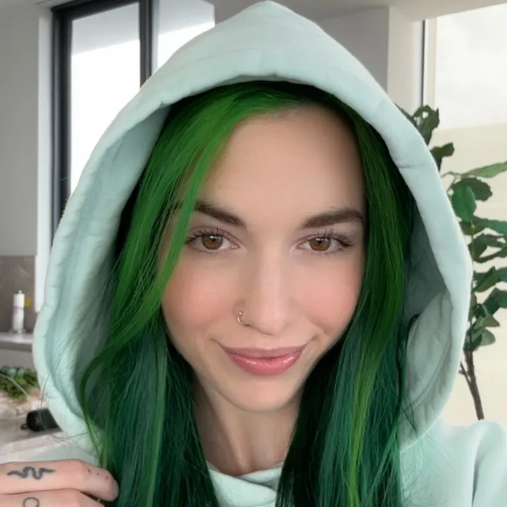 @baileyeilishtwin