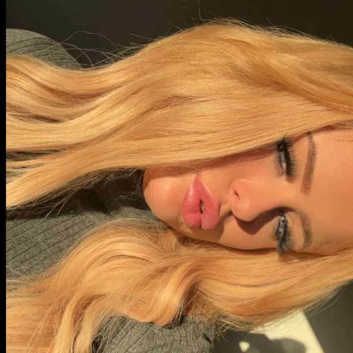 ellie.adrain.x