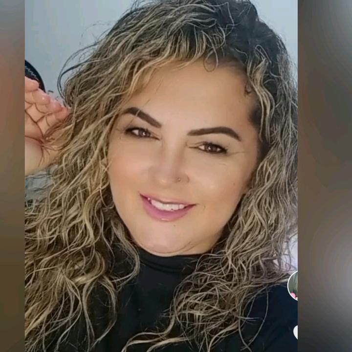 Elisangela Alves Lal - suara asli