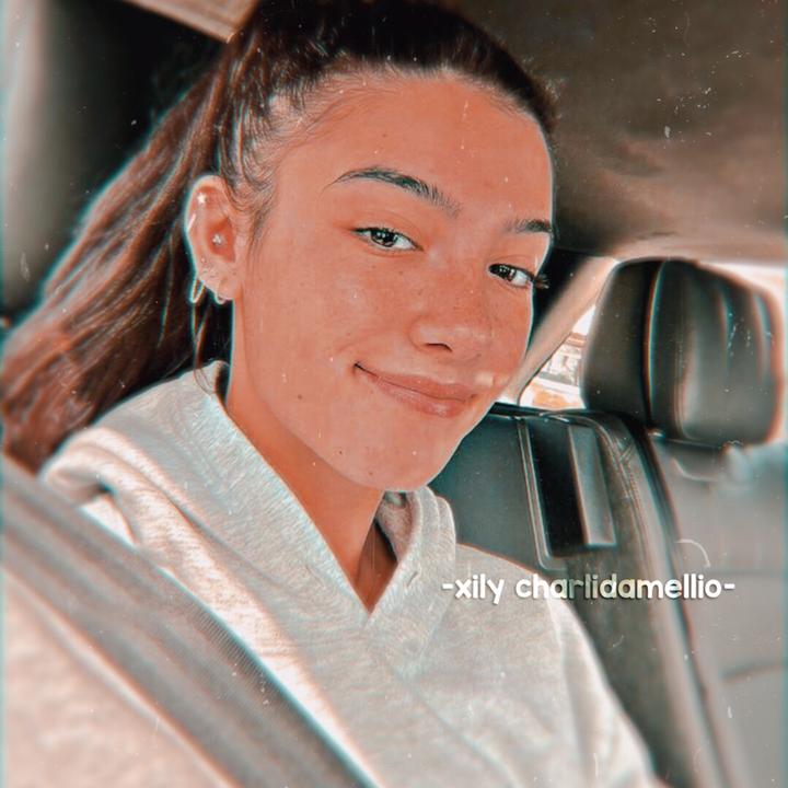 𝓪𝓷𝓪𝓲𝓼 🐬 - Hello