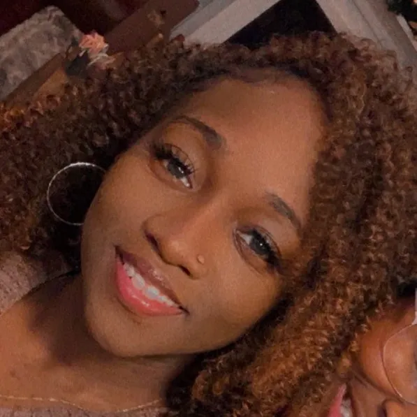 @queen_lola47