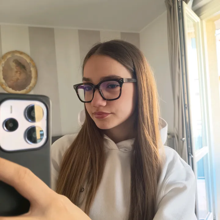 holasoygiuli08