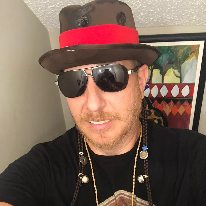 @hanshotfirst_1977