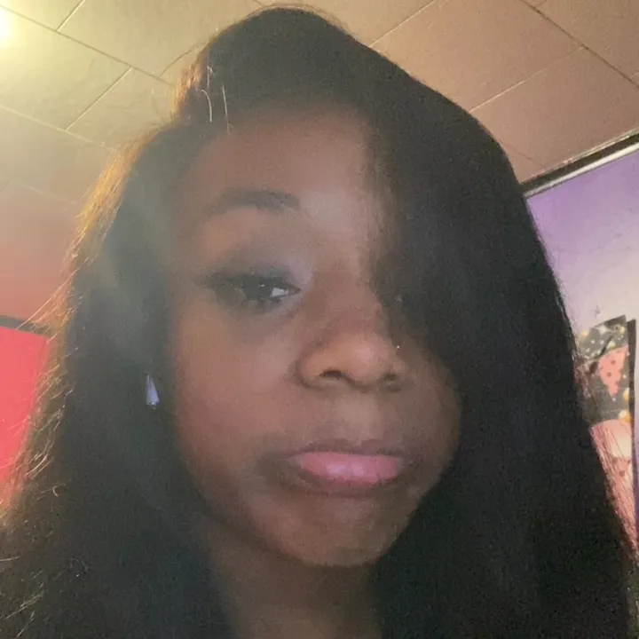 @queneaaa.a