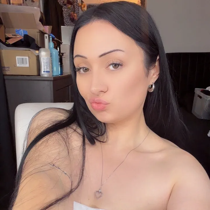 @kaylaavalentine