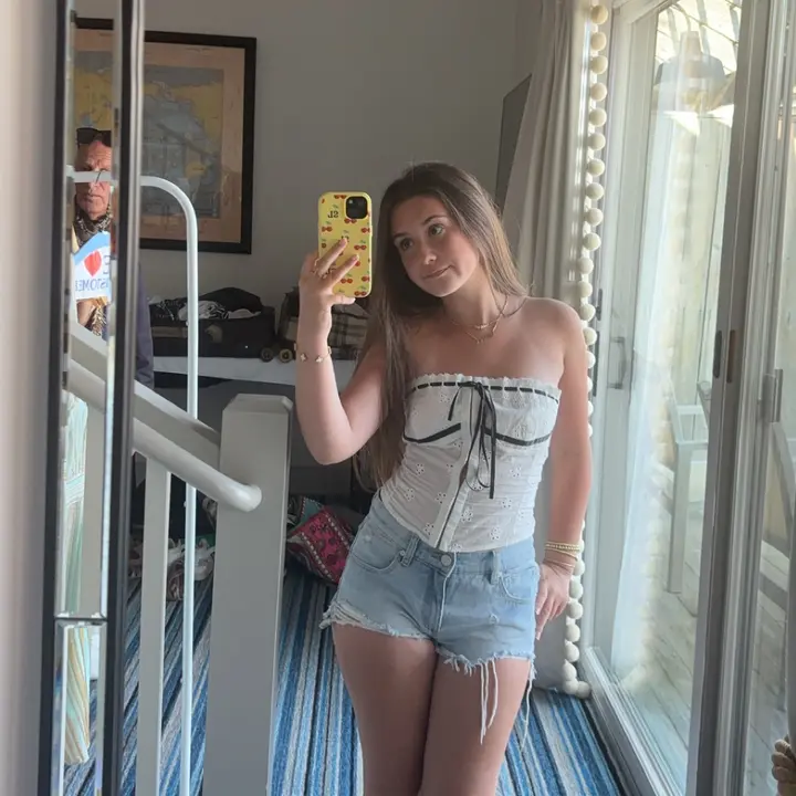 @siennalampert