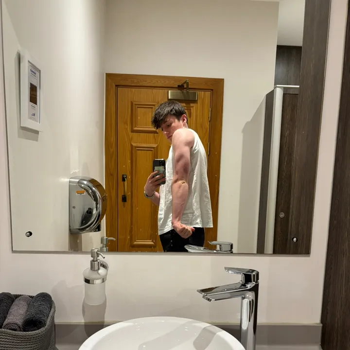 skinny_guy_001
