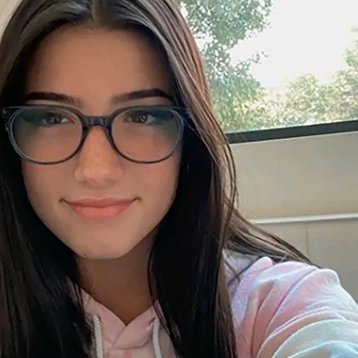 @teoswifeyz