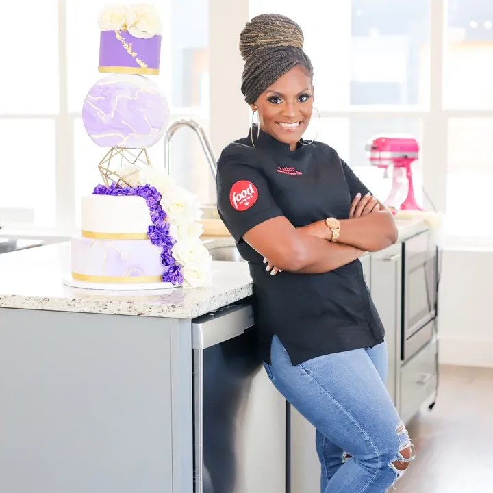 @sweettoothcustomcakes