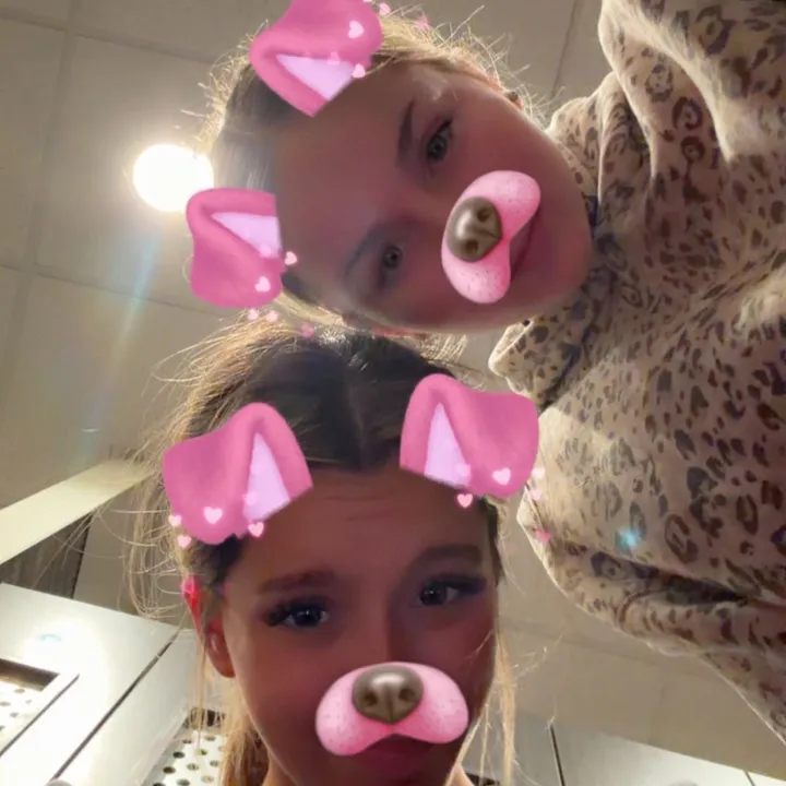 bella_moore00