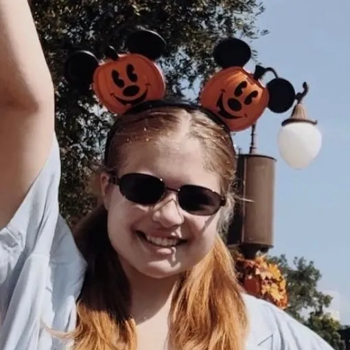 @magicallyhallie