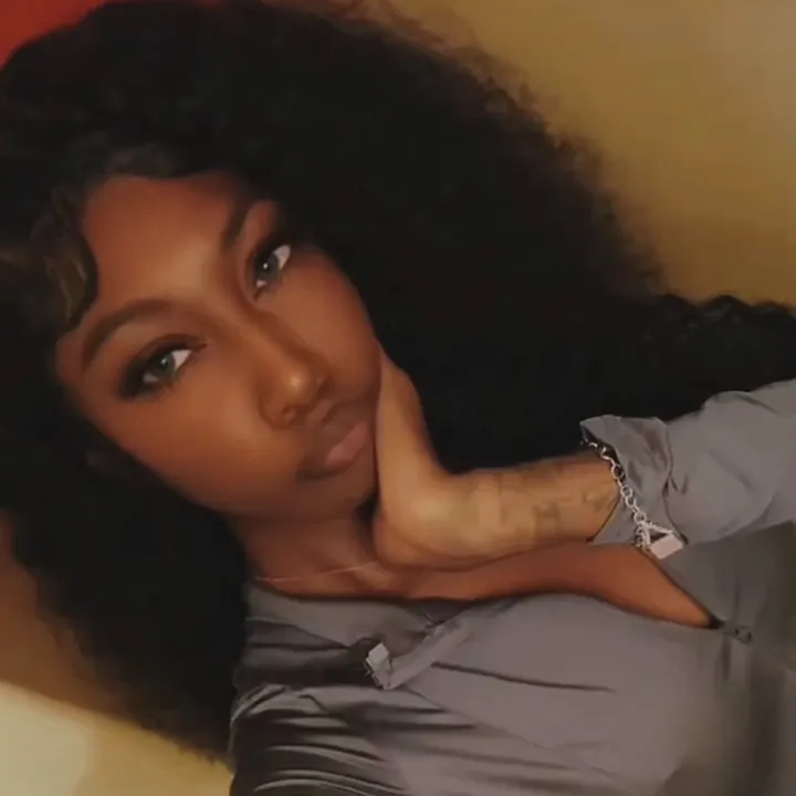 @itskodeinee