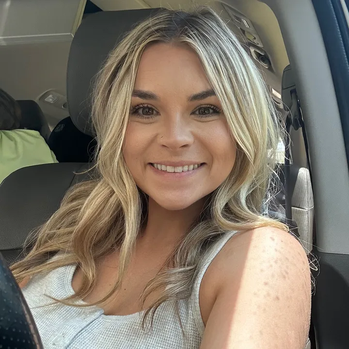 @isabellastrickland