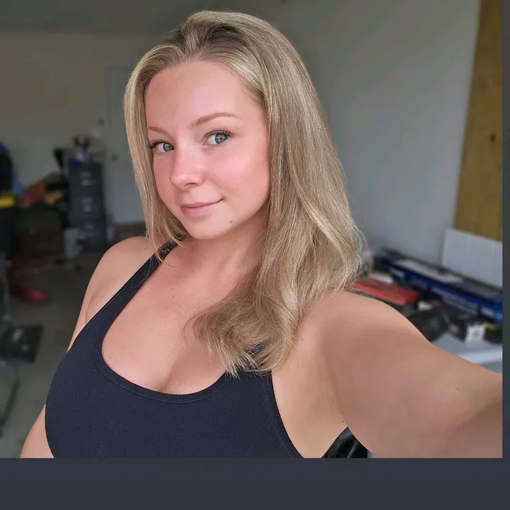 nicoledaffron