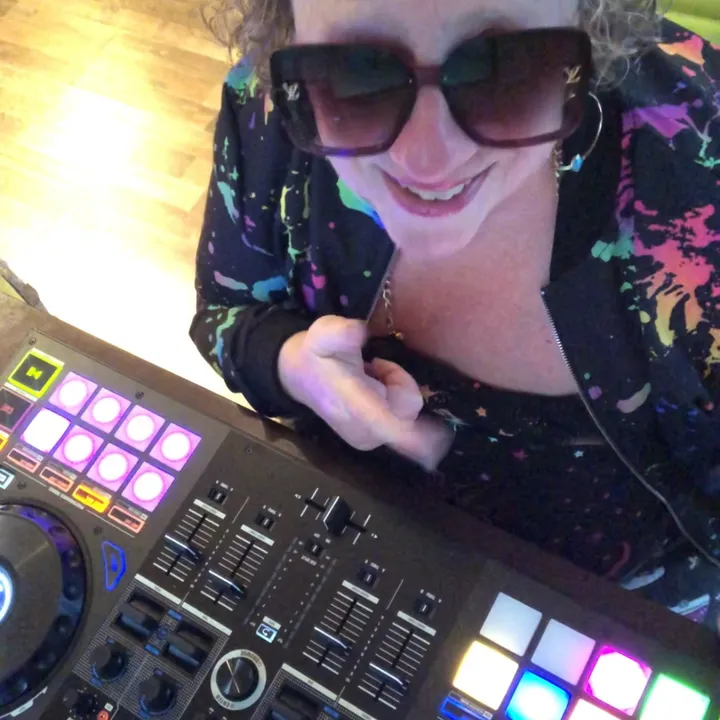 @djhaylz