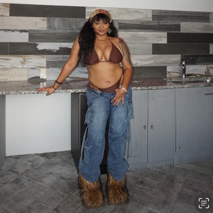 @lightskinbabiee