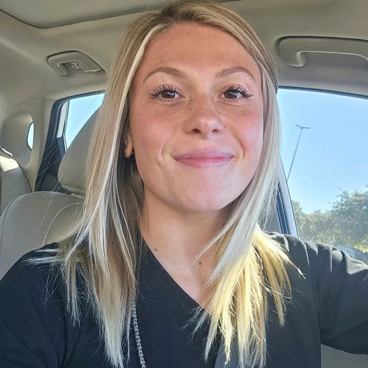 dumbblonde6698