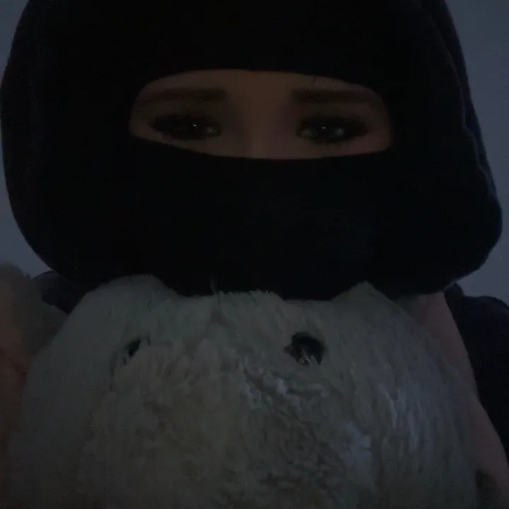 your_masked.girl
