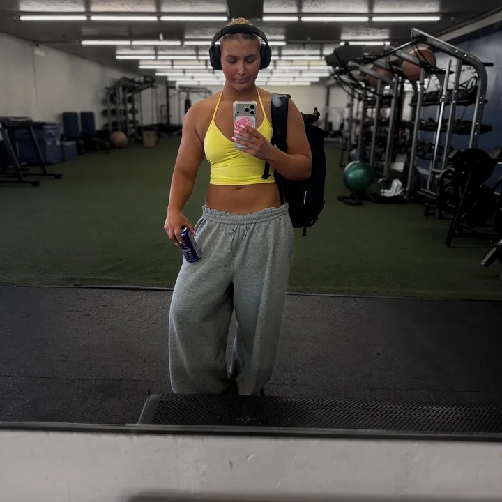 @sydneyturner_