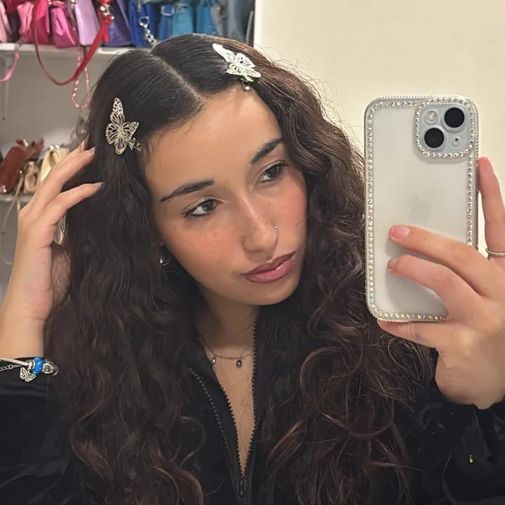 @elisalazia
