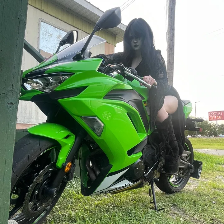 zuzu_mayfield