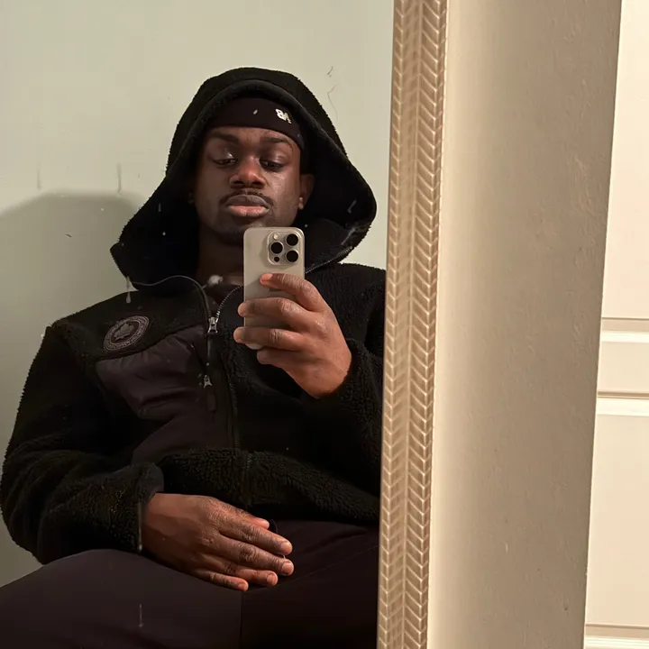 okunola_
