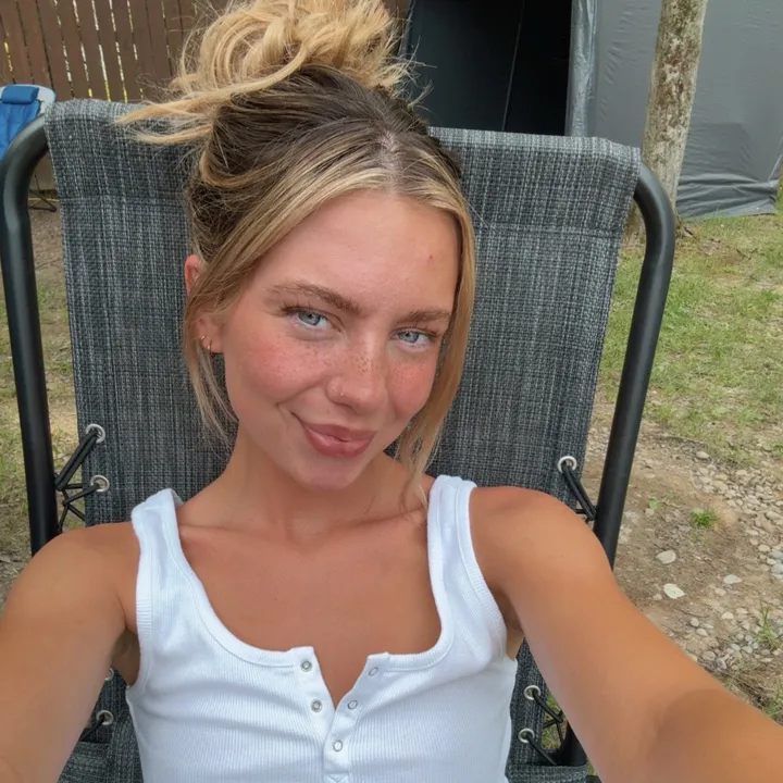 princessbluee29 (@princessbluee29) - Urlebird